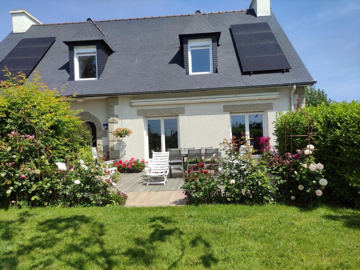 Les Chambres Des Badious Plerguer Exterior photo